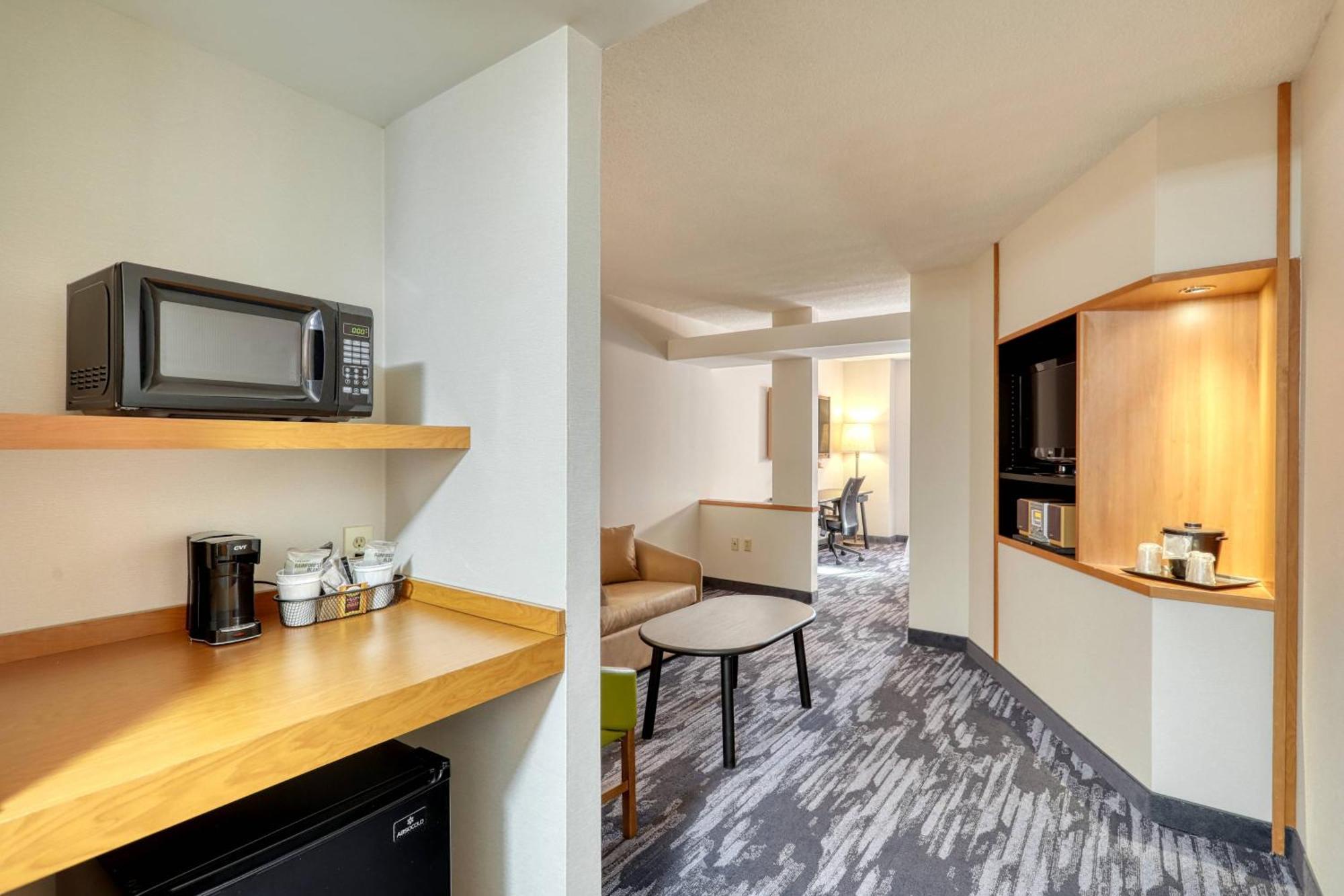 Fairfield Inn & Suites Woodbridge Avenel Ngoại thất bức ảnh