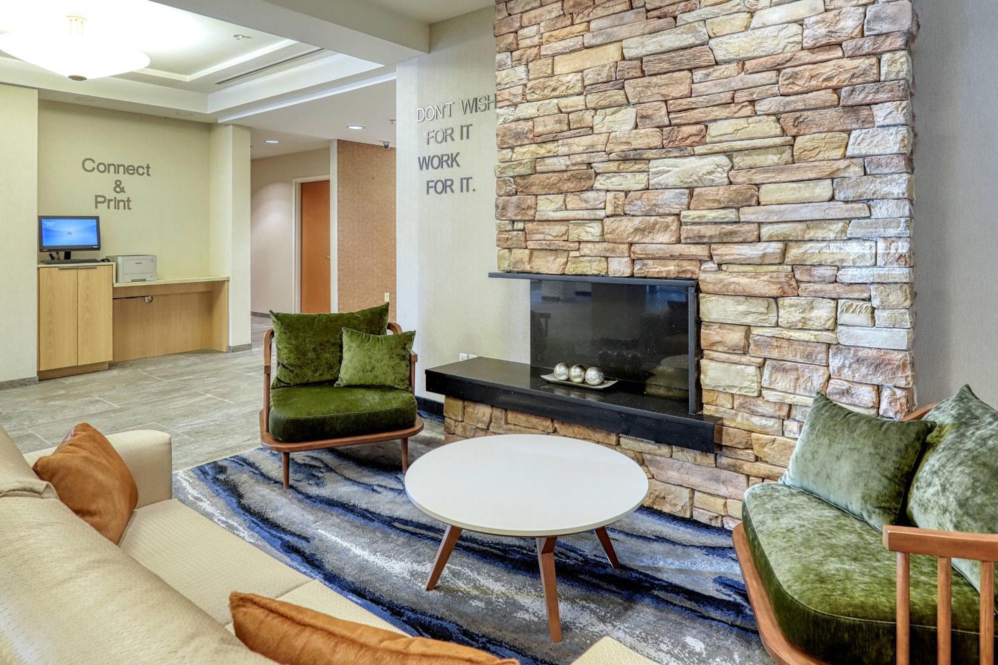 Fairfield Inn & Suites Woodbridge Avenel Ngoại thất bức ảnh