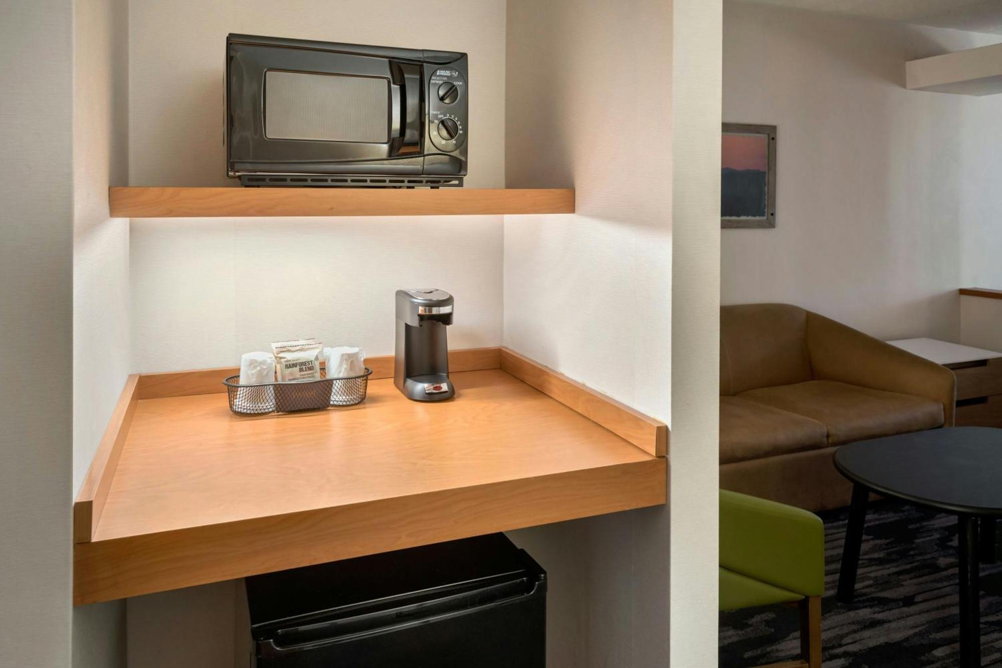 Fairfield Inn & Suites Woodbridge Avenel Ngoại thất bức ảnh