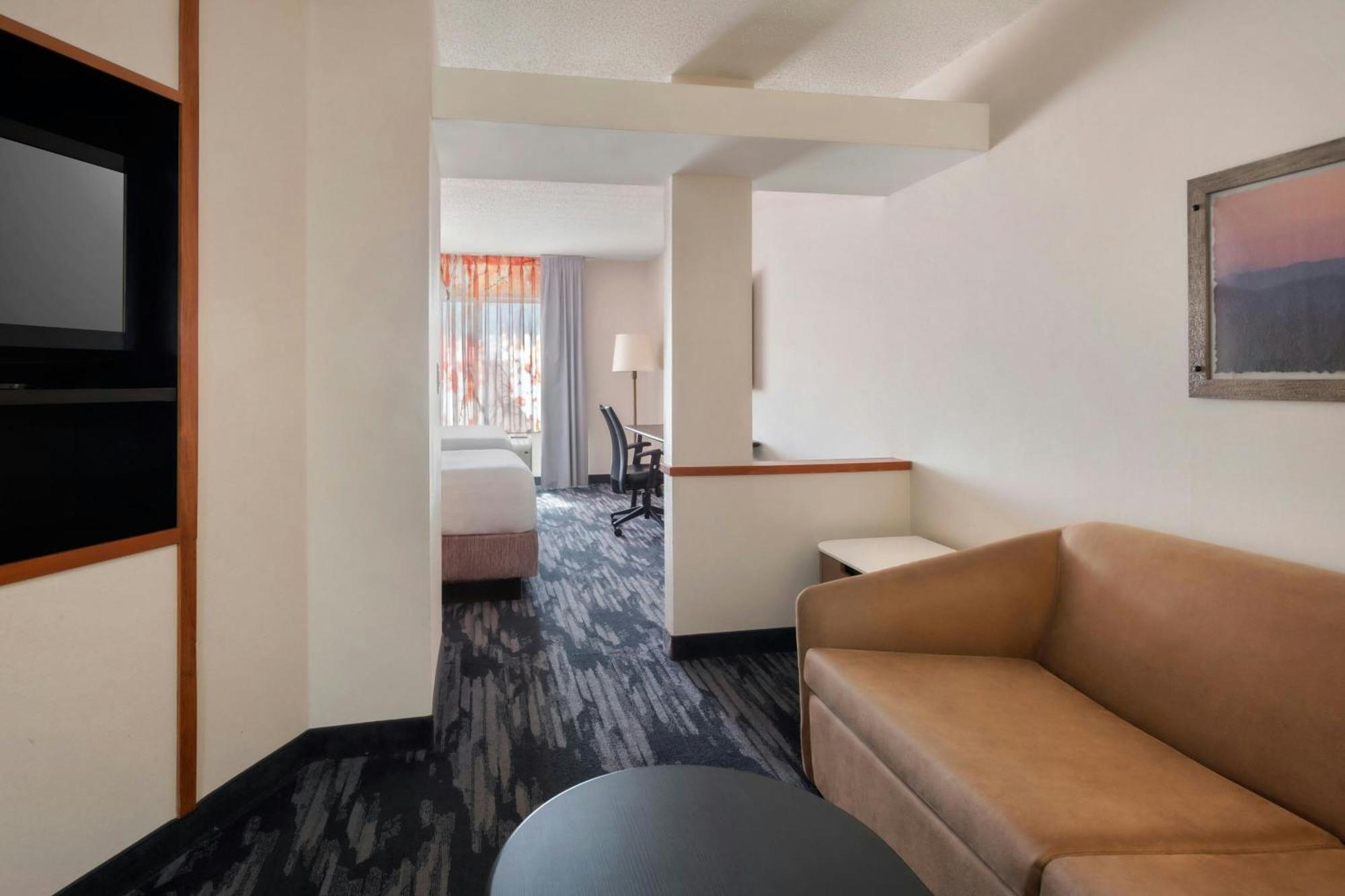 Fairfield Inn & Suites Woodbridge Avenel Ngoại thất bức ảnh