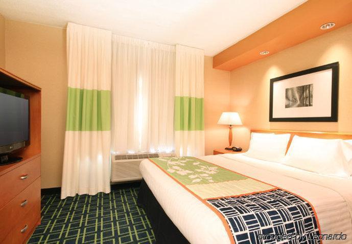 Fairfield Inn & Suites Woodbridge Avenel Ngoại thất bức ảnh