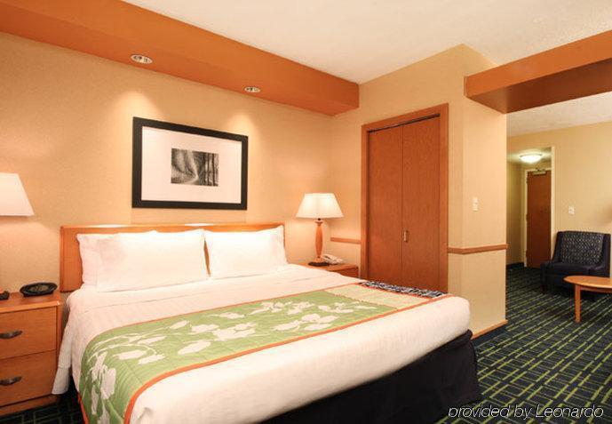 Fairfield Inn & Suites Woodbridge Avenel Ngoại thất bức ảnh