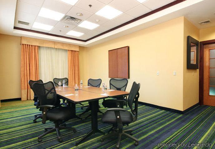 Fairfield Inn & Suites Woodbridge Avenel Ngoại thất bức ảnh